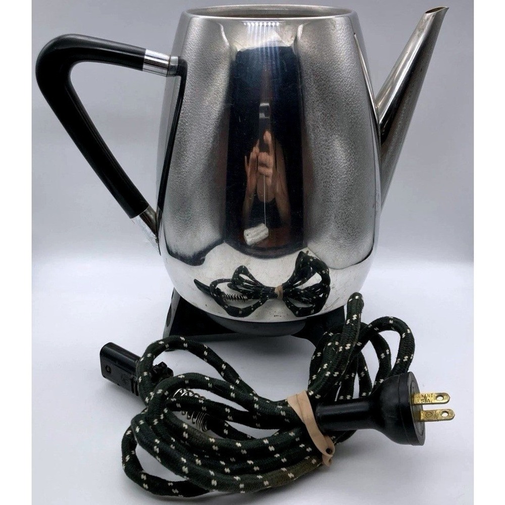 Vintage West Bend Flavo Matic 6-9C Electric Percolator LR 2496 NO LID Powers On